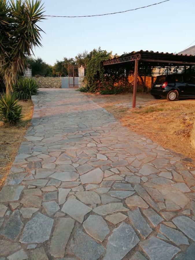 Theasea House With Garden Apartment Riglia Exterior photo